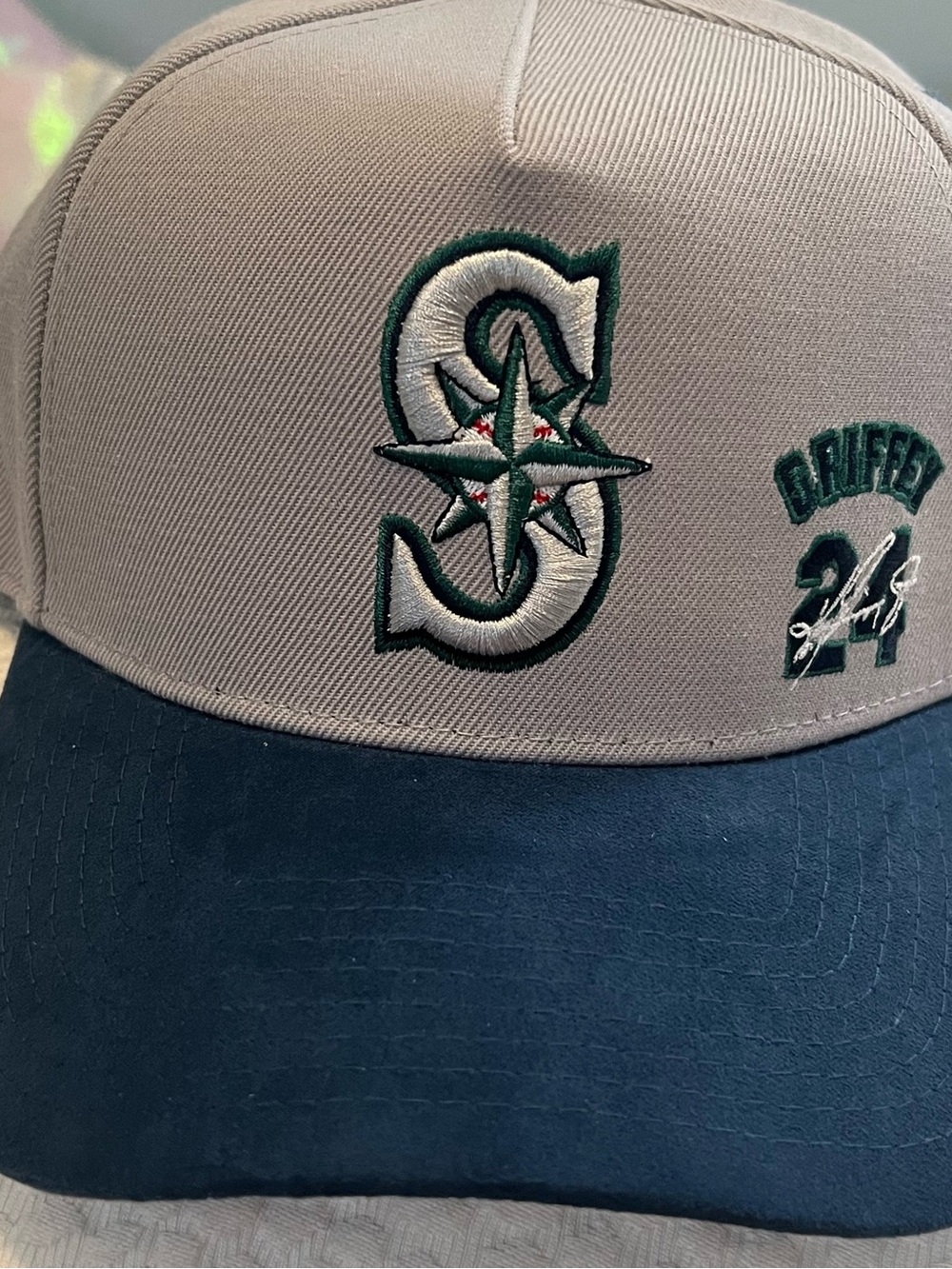 Mitchell & Ness Seattle Mariners Two-Tone Gray and Navy Snapback